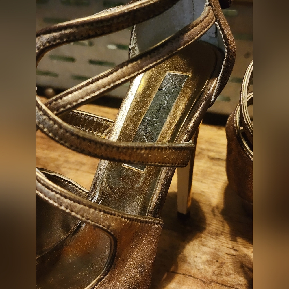 BCBG MaxAzria Ma-diah Heels 6.5 Metallic Copper Gold Heels - Picture 5 of 7